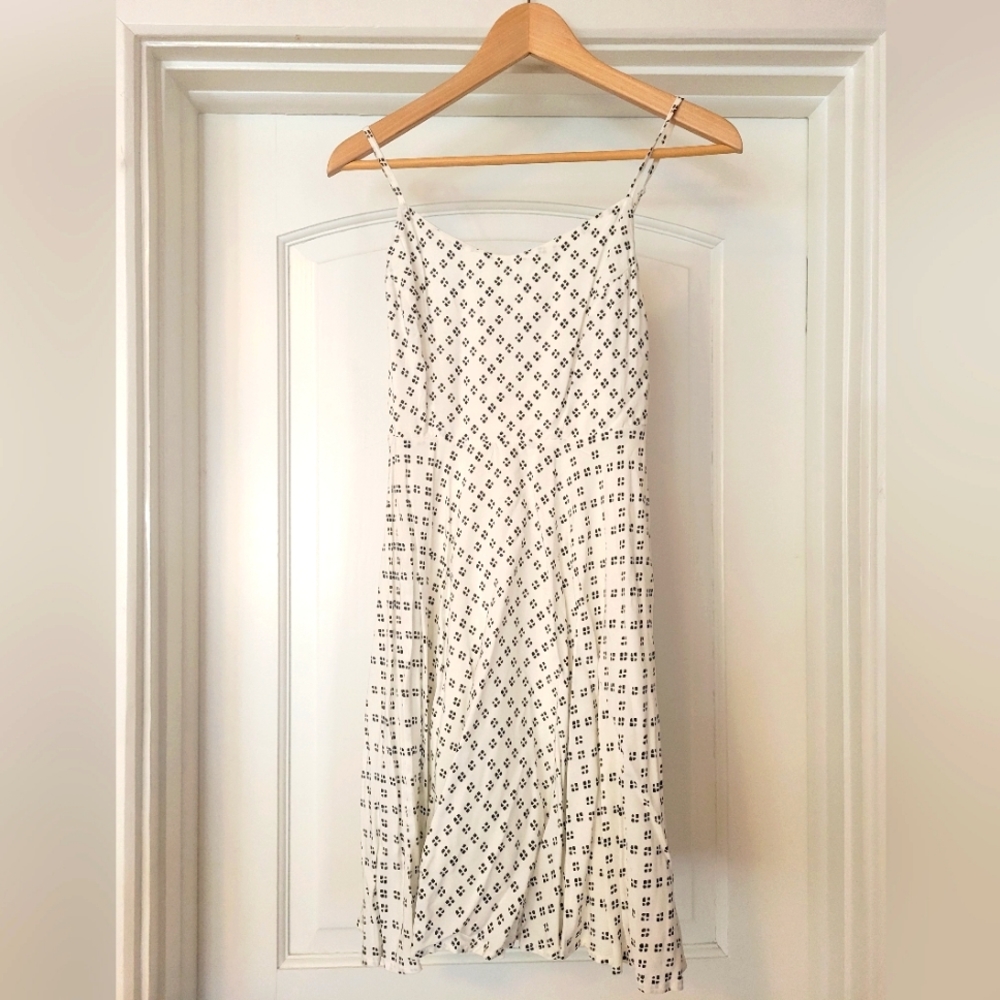 Brand New Cute Old Navy Summer Dress, White and Black, size x-small